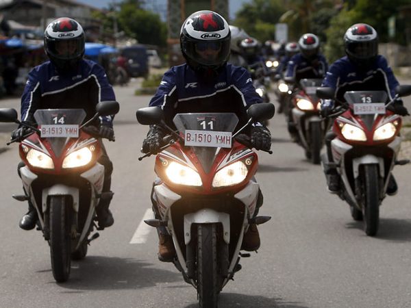 Pemilik Yamaha R15 Turun ke Jalanan