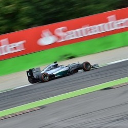 Hamilton Juara, Mercedes Finis 1-2