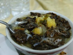 Yang Legendaris & Nikmat di Padang: Soto Garuda