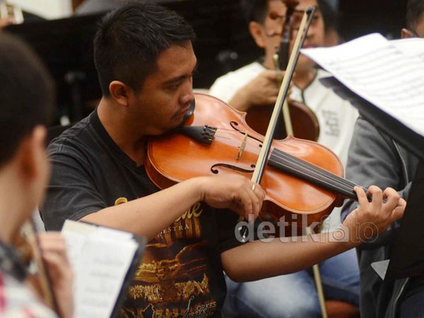 Mengintip Persiapan Konser Simfoni untuk Bangsa