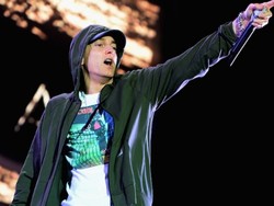 Eminem Catat Rekor Dunia dengan Lagu Rap God