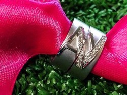 So Sweet, Ini Cincin Hadiah Ivan Gunawan untuk Ayu Ting Ting