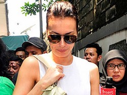 Ariel Dukung Sophia Latjuba Tuntaskan Sidang Legalisasi Cerai