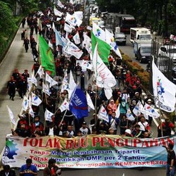 Buruh Minta Parfum Hingga Mesin Cuci, Ini KHL yang Berlaku Kini