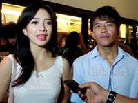 Dea dan Ariel Ingin Bulan Madu di Yunani