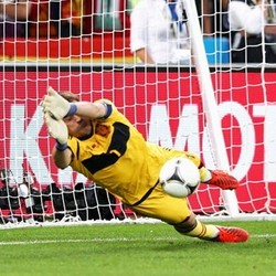 Fabregas: Casillas Tahu Kapan Saatnya Harus Berhenti