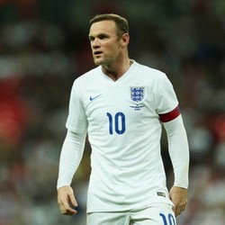 Sir Bobby Charlton Dukung Rooney Pecahkan Rekornya