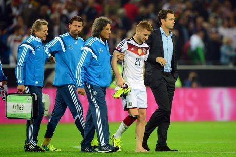 Engkel Cedera Lagi, Reus Absen Sebulan