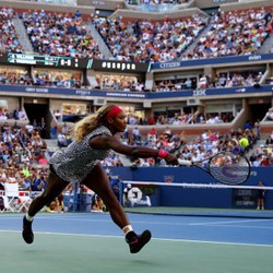 Serena Juara Setelah Kalahkan Wozniacki Dua Set Langsung