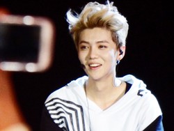 Luhan EXO Kunjungi Rumah Sakit di Beijing