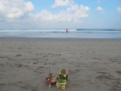 Ingat! Semua Pantai di Bali Adalah Kawasan Suci & Sakral