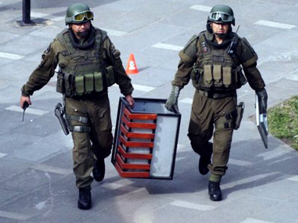 Bom Meledak di Stasiun Bawah Tanah Chile