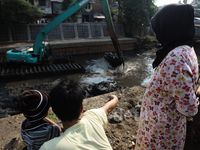 Normalisasi Kali Inspeksi Ciliwung Hampir Rampung