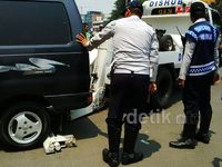 Parkir Sembarangan, Belasan Mobil Terjaring Razia