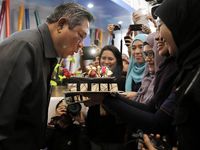 Ultah, SBY Dapat Kue Kejutan dari Jurnalis