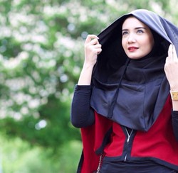 Hijab Style: Praktis Tapi Elegan, Hoodie Instan Kini Jadi tren
