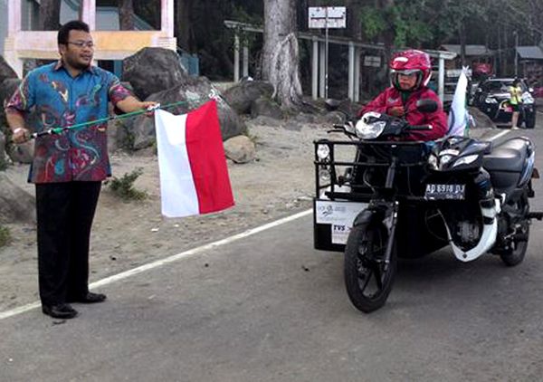 Wanita Difabel Jelajahi Sumatera dengan Motor 3 Roda