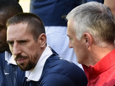 Bayern Santai Tanggapi Ancaman Platini soal Ribery
