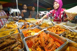 Semua UKM di Malaysia Akan Diusahakan Bersertifikat Halal