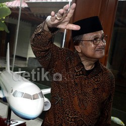 3 Maskapai Tertarik Pesan 145 Unit R80 Buatan Habibie