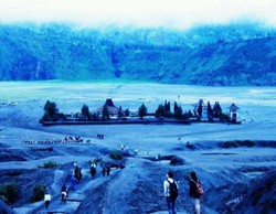 Sakralnya Pura Luhur Poten di Gunung Bromo