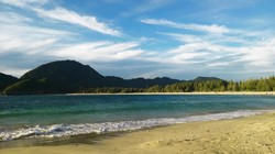 Pantai Lampuuk Usai Tsunami Aceh, Masih Tetap Indah!