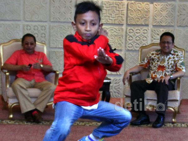 Juara Karate Pelajar Temui Ketua DPD