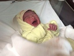 Selamat! Shireen Sungkar Lahirkan Anak Laki-laki