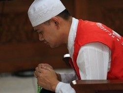 Guntur Bumi Divonis Enam Bulan Penjara