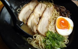 Ikkudo Ichi: Sedap Mantap Ramen Ayam Plus Gyoza Bakar Ayam dan Udang