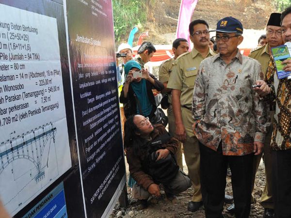 Menteri PU Resmikan Proyek Infrastruktur di Jateng