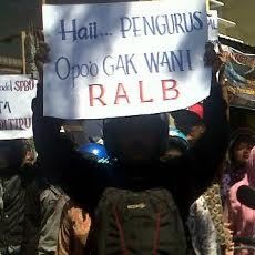 Ratusan Guru Tuntut Dana Simpanan Rp 2,7 M di KPRI Dibayarkan