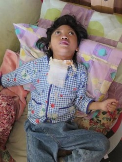 Orang Tua Mega Bocah Lumpuh Otak Ingin Bertemu Ridwan Kamil