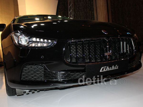 Maserati Luncurkan Sedan Ghibli