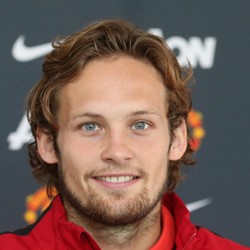 De Boer Sarankan Van Gaal Mainkan Blind sebagai Gelandang