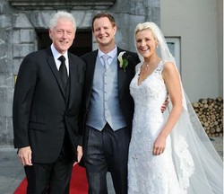 8 Selebriti yang Pernah Jadi Tamu Tak Diundang di Pernikahan