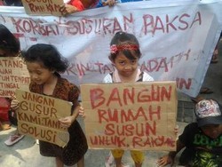 Anak-anak Lucu Ini Begitu Semangat Mendemo Jokowi-Ahok