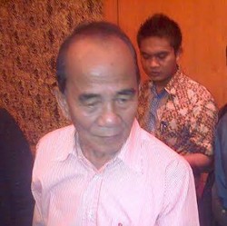 Gubernur Riau Tegaskan Tidak Lakukan Pelecehan Seksual