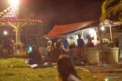 Alun-alun Karimunjawa, Tempat Menikmati Kuliner Lezat