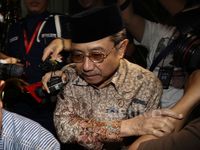 Eks Sekjen ESDM Waryono Karno Diperiksa KPK