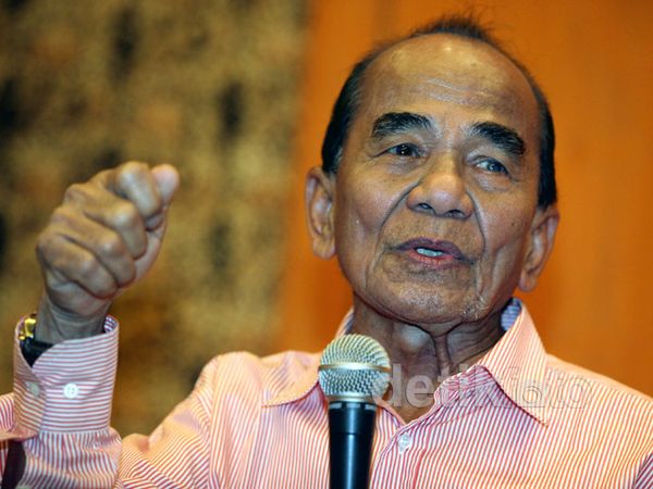 Gubernur Riau Laporkan Penuduhnya ke Polisi