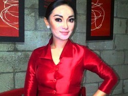 Sedot Lemak Pinggul, Zaskia Gotik Juga Bleaching 10 Giginya di Thailand