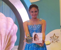 Cerita di Balik Pembuatan Parfum Pertama Nadine Chandrawinata