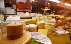 Pasca Embargo, Chef Rusia Pakai Keju Parmesan Selundupan Berlabel Belarusia