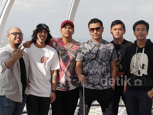 Serunya Nidji Jalan-jalan ke Big Ben dan London Eye Serunya Nidji Jalan-jalan ke Big Ben dan London Eye