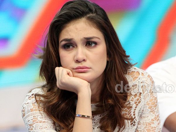 Luna Maya Kok Bete?