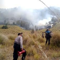 Kebakaran Padang Savana Bromo Mulai Menjalar ke Arah Malang dan Lumajang
