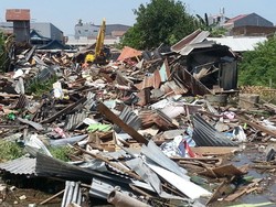 Eksekusi Lahan di Makassar Berujung Bentrokan, Bengkel dan Motor Dibakar