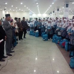 Rela Bayar Mahal, Jamaah Haji Khusus Tiba di Tanah Suci