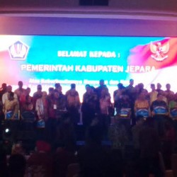 Azwar Anas dan Risma Masuk 136 Kepala Daerah dengan Laporan Keuangan Sempurna